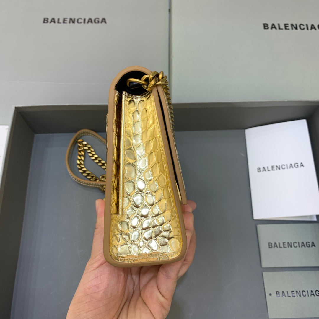 BLN-Ciaga Hourglass Wallet On Chain in Gold, For Women,  Bags 9in/23LO
