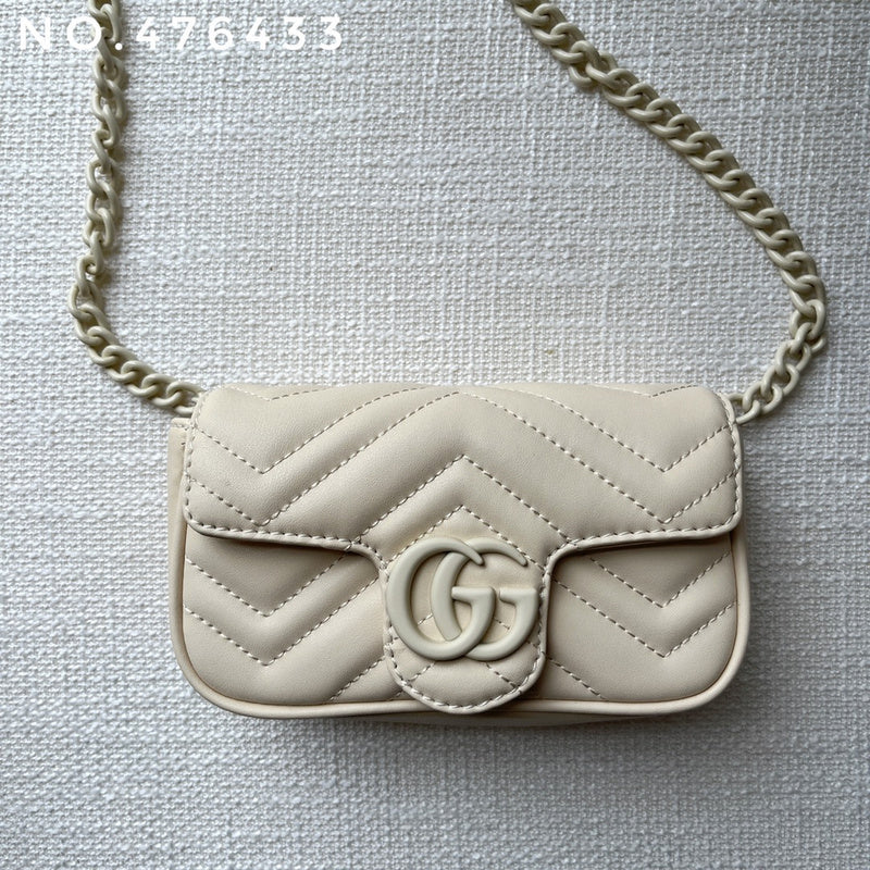 LO - GCC Bags - 1945