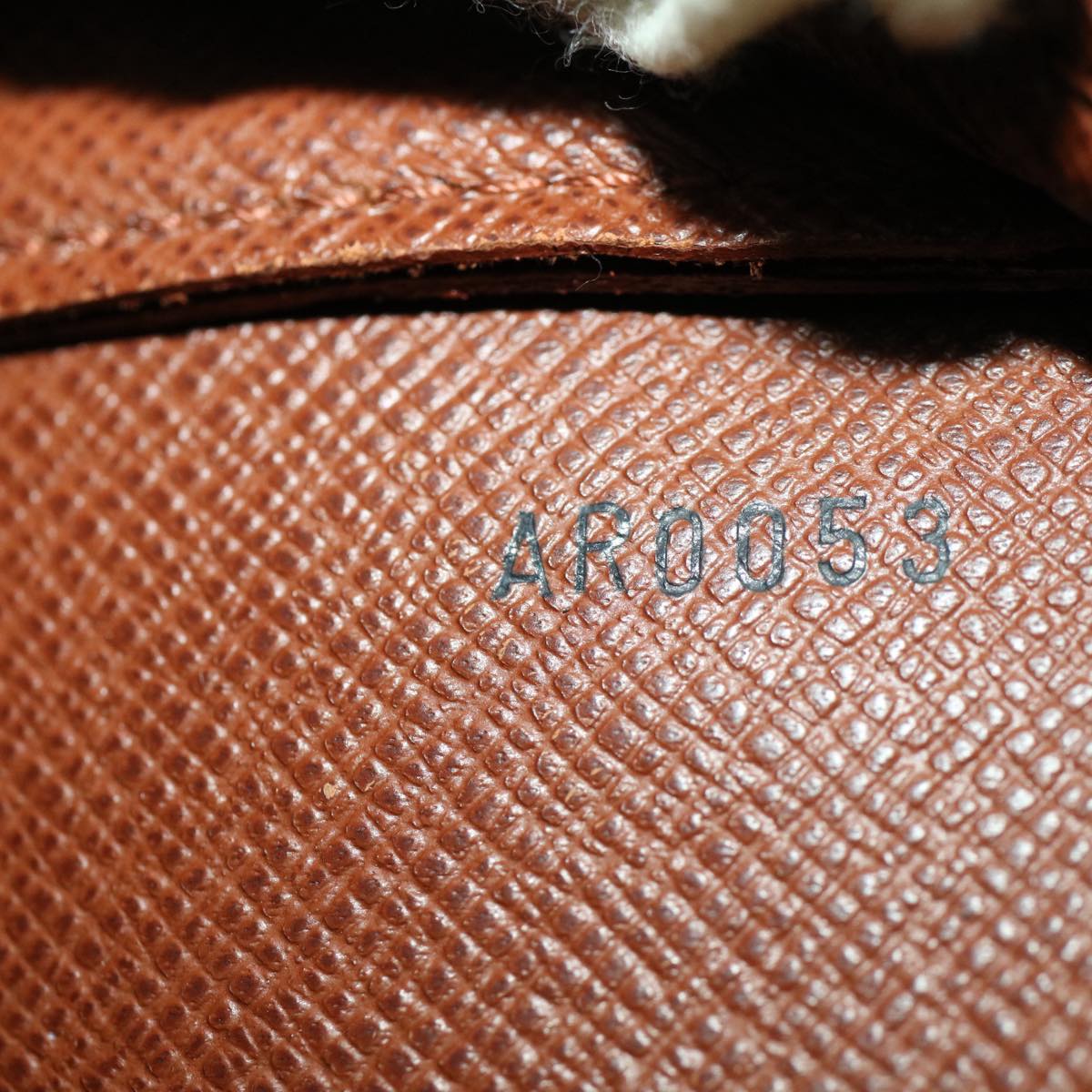 LO-LV bags 247