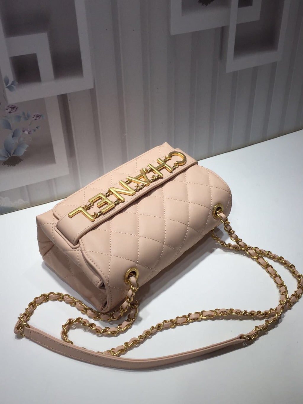 CHL - Front Logo Small Flap Bag Gold Hardware Creme For Women Handbags, Shoulder Bags 8.2in/21LO AS1490