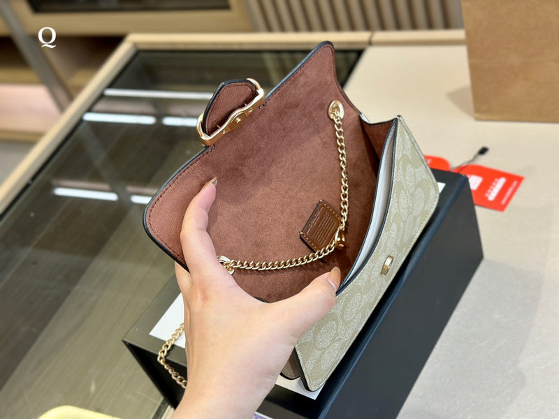 LO - CCH Bags - 111