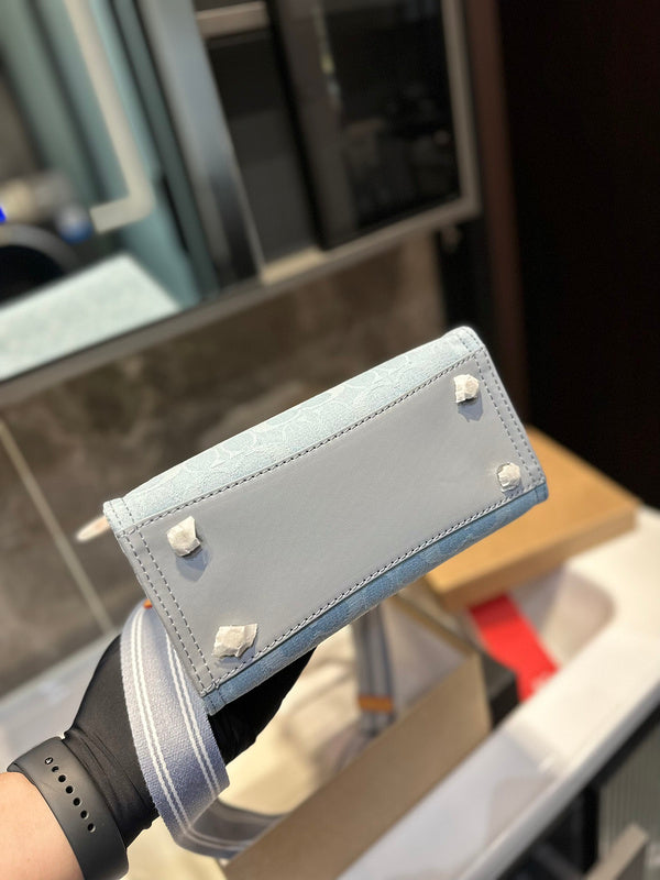 LO - CCH Bags - 060