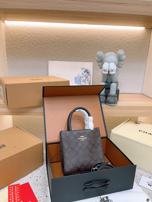 LO - CCH Bags - 090