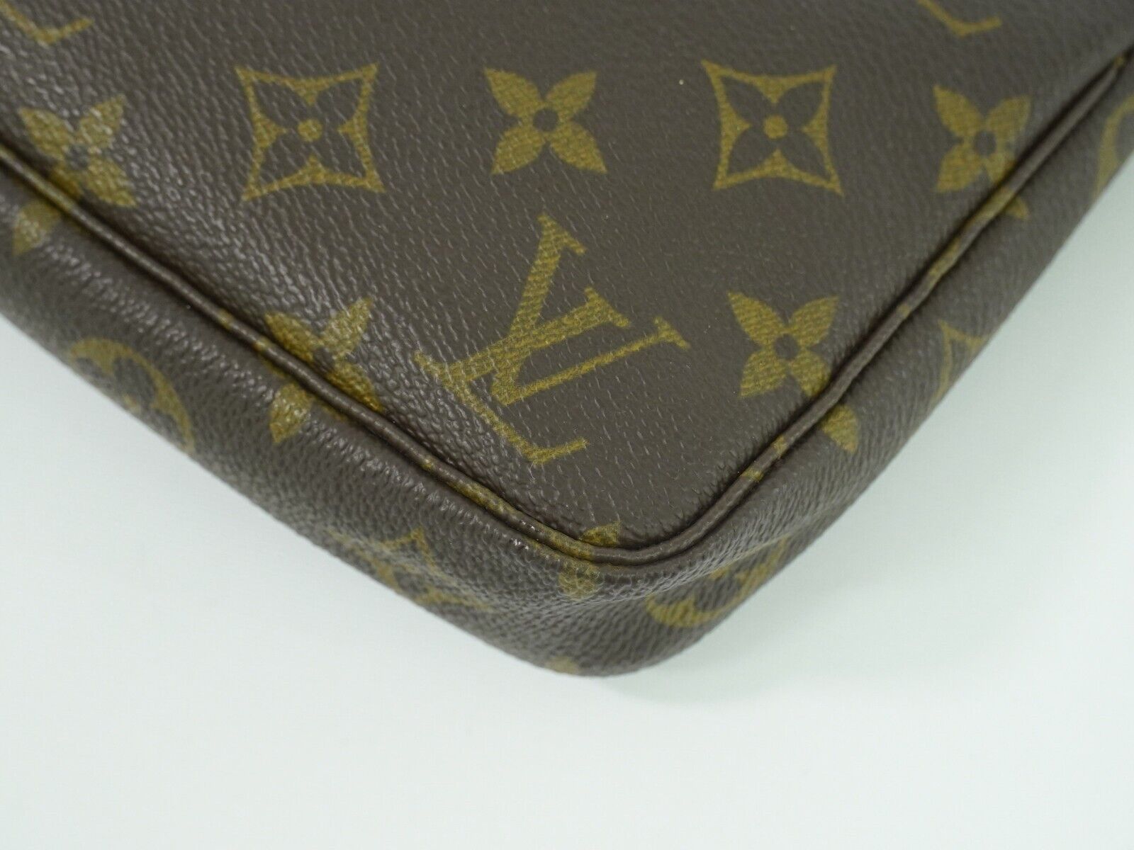 LO-LV bags 1616