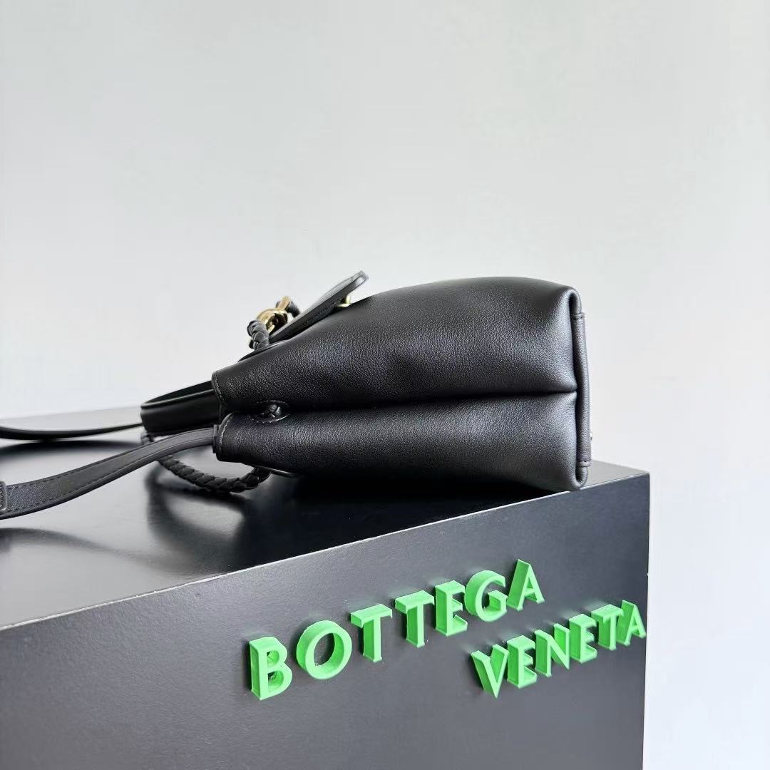 BV Ciao Ciao Medium Bag 26cm In Black Leather