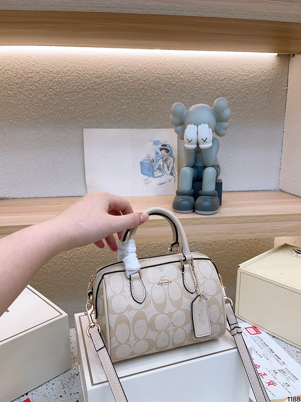 LO - CCH Bags - 103