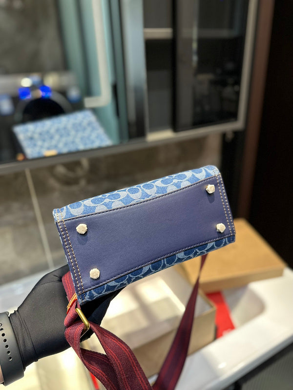 LO - CCH Bags - 061