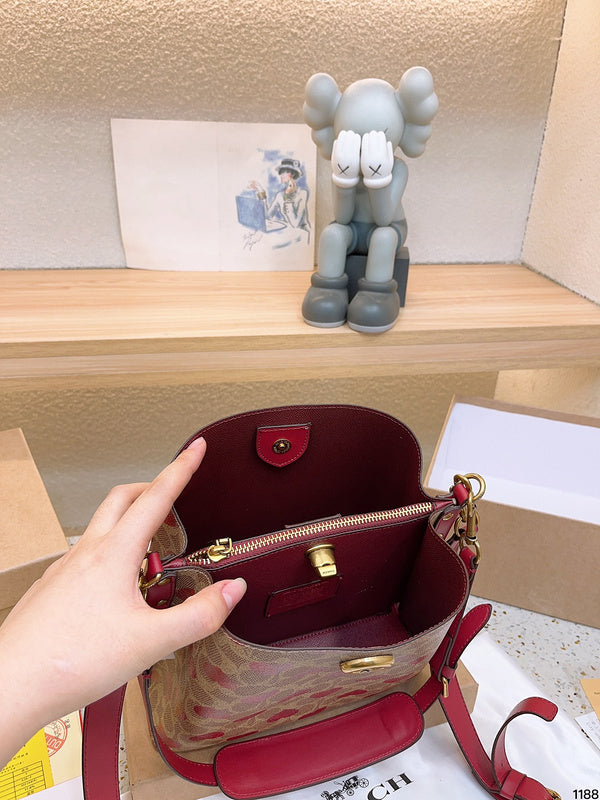 LO - CCH Bags - 101