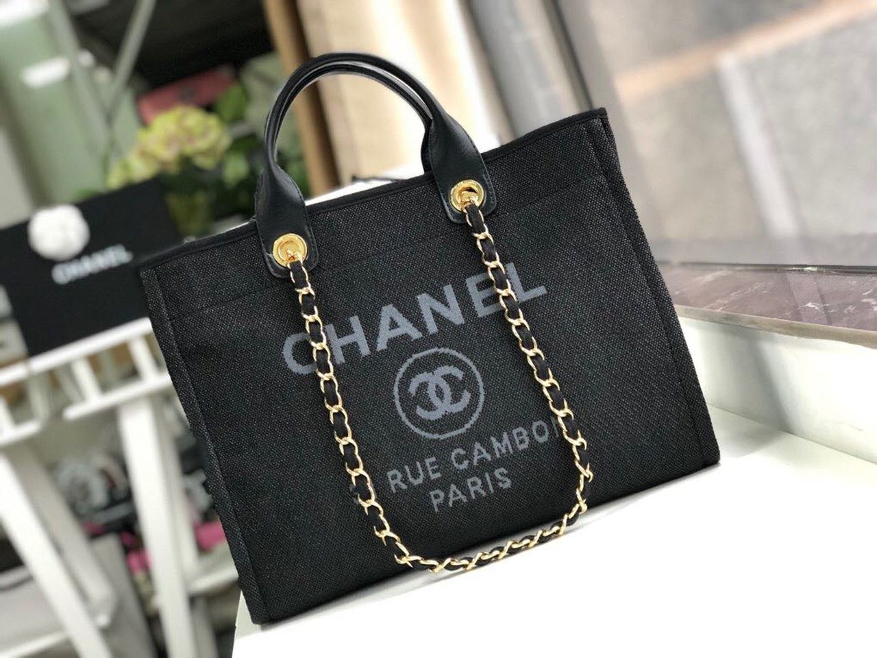 CHL -  Deauville Tote 38LO Black/Grey For Women A66941