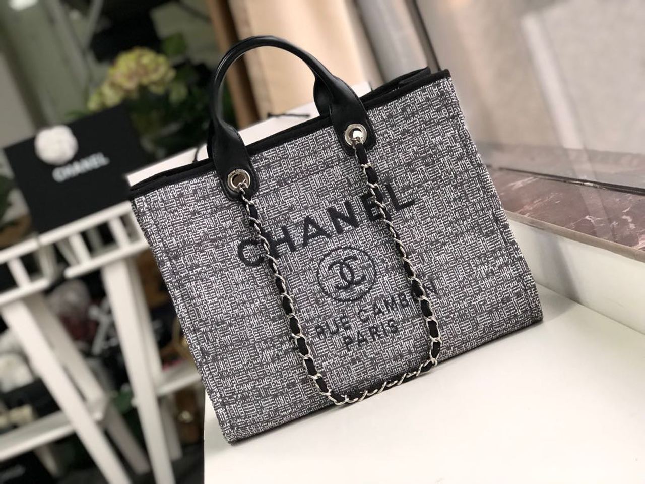 CHL -  Deauville Tote Raffia Canvas Bag Black/White For Women 14.9in/38LO
