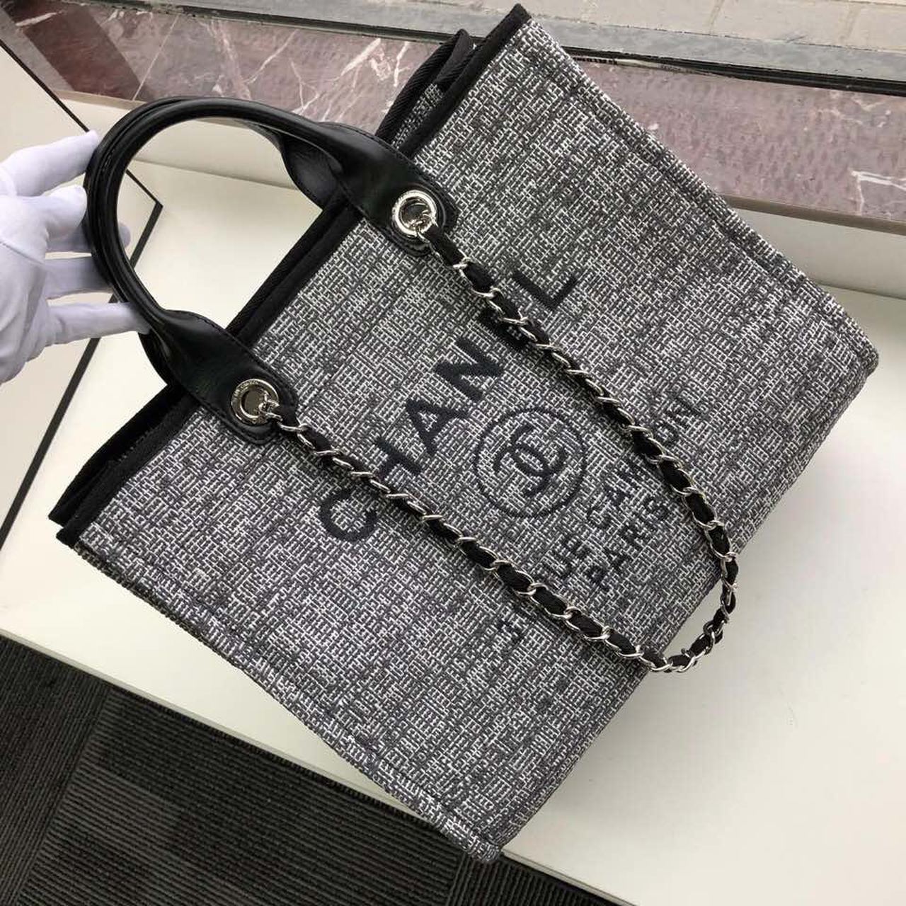 CHL -  Deauville Tote Raffia Canvas Bag Black/White For Women 14.9in/38LO