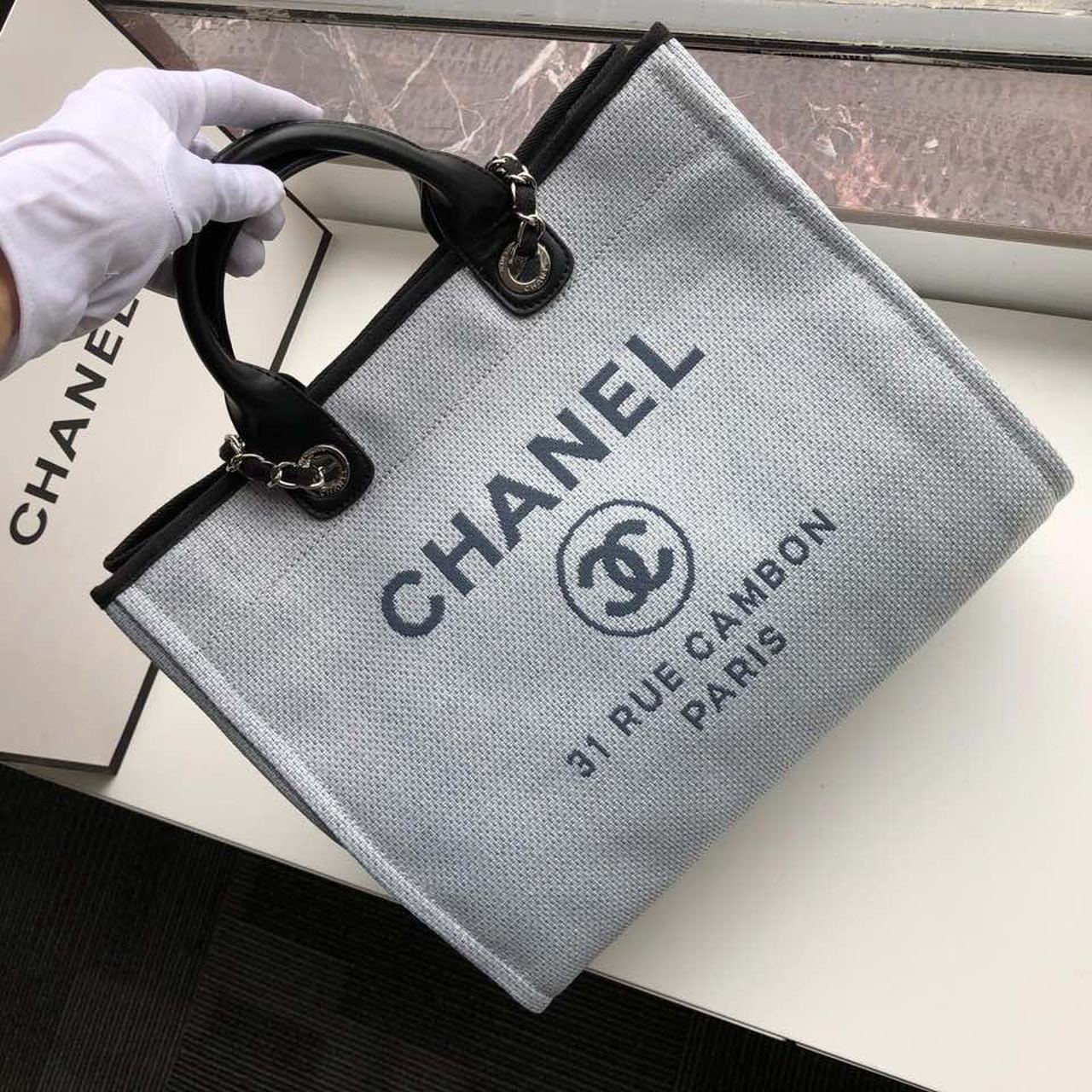 CHL -  Deauville Tote 38LO White Gray For Women A66941