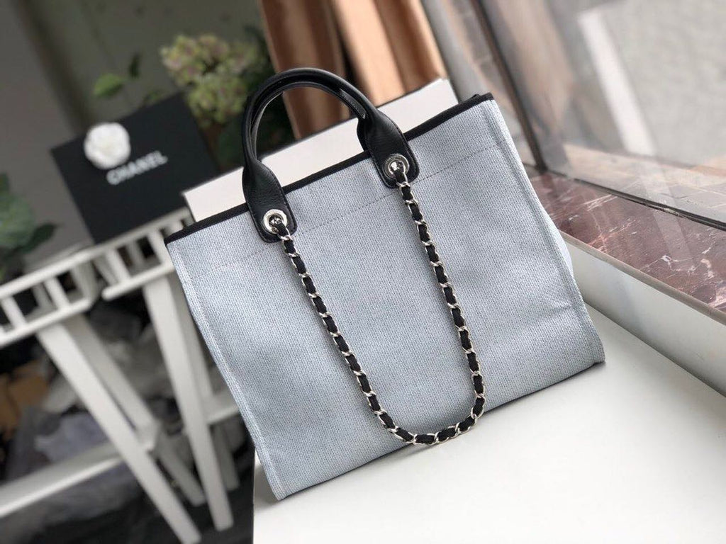 CHL -  Deauville Tote 38LO White Gray For Women A66941