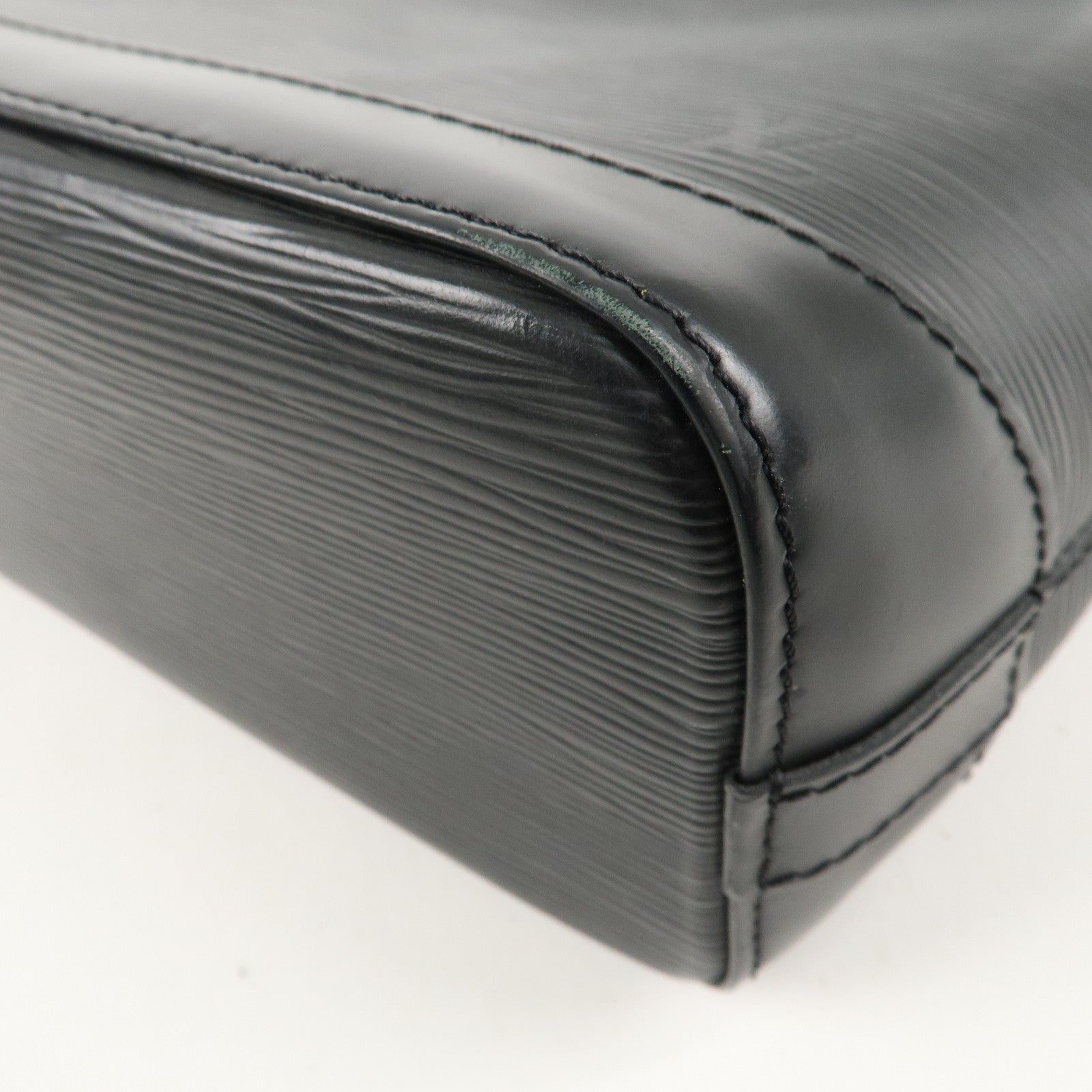 LO-LV bags 2557