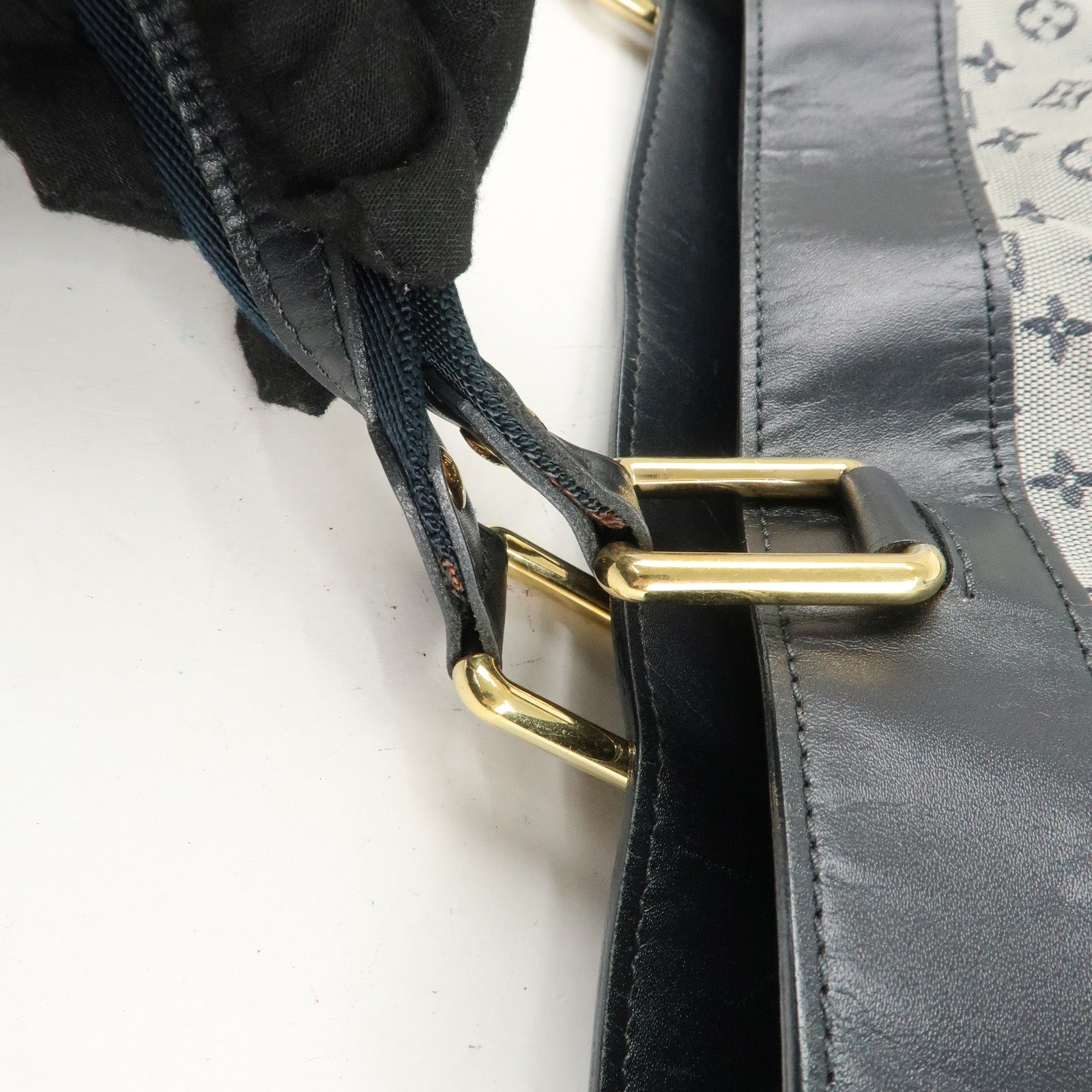 LO-LV bags 3830