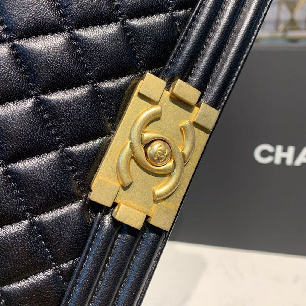 CHL -  Boy Handbag Gold Toned Hardware Black For Women Bags, Shoulder And Crossbody Bags 9.8in/25LO A67086