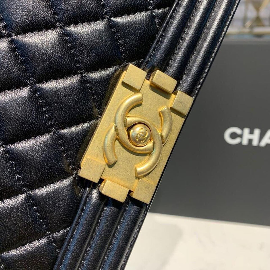 CHL -  Boy Handbag Gold Toned Hardware Black For Women Bags, Shoulder And Crossbody Bags 9.8in/25LO A67086