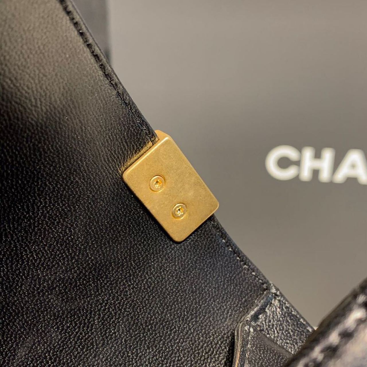 CHL -  Boy Handbag Gold Toned Hardware Black For Women Bags, Shoulder And Crossbody Bags 9.8in/25LO A67086