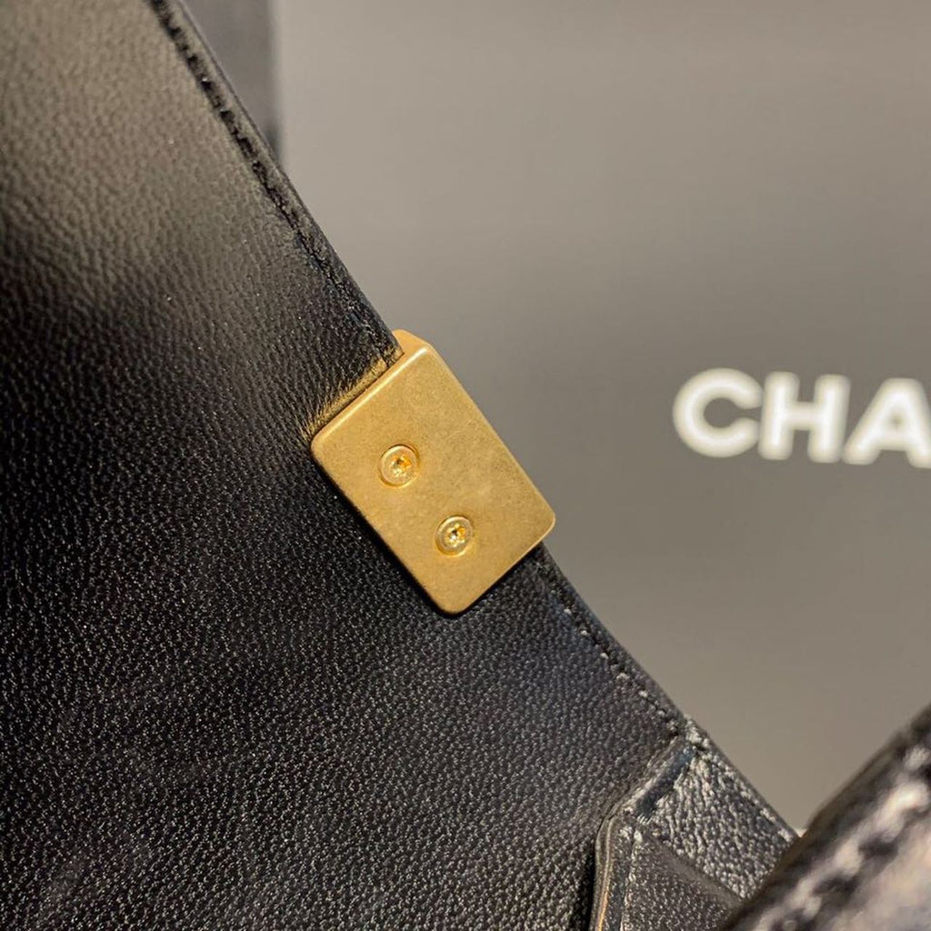 CHL -  Boy Handbag Gold Toned Hardware Black For Women Bags, Shoulder And Crossbody Bags 9.8in/25LO A67086