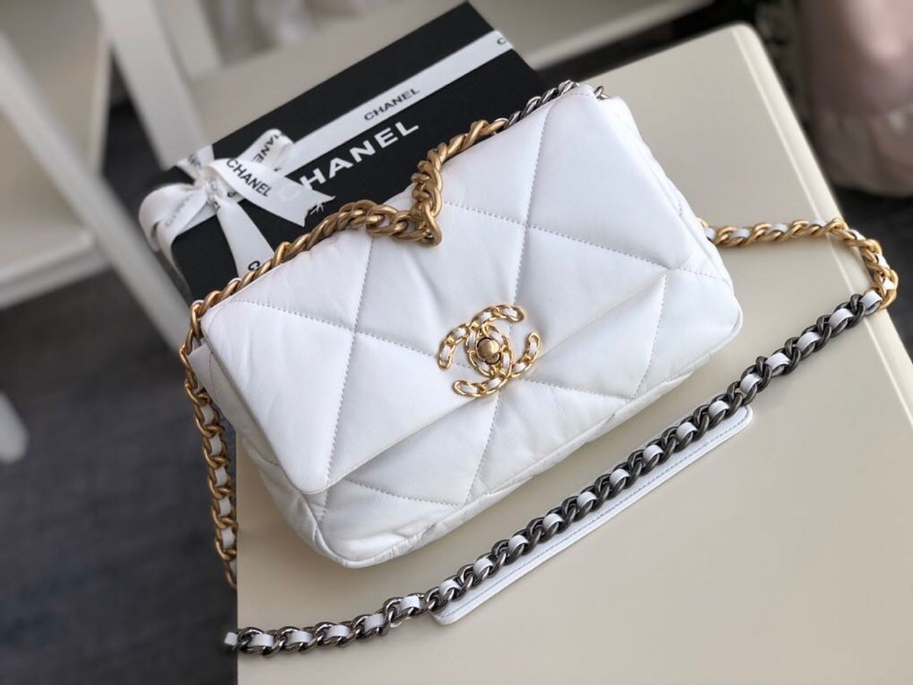 CHL -  19 HandBag White For Women 10.1in/26LO AS1160