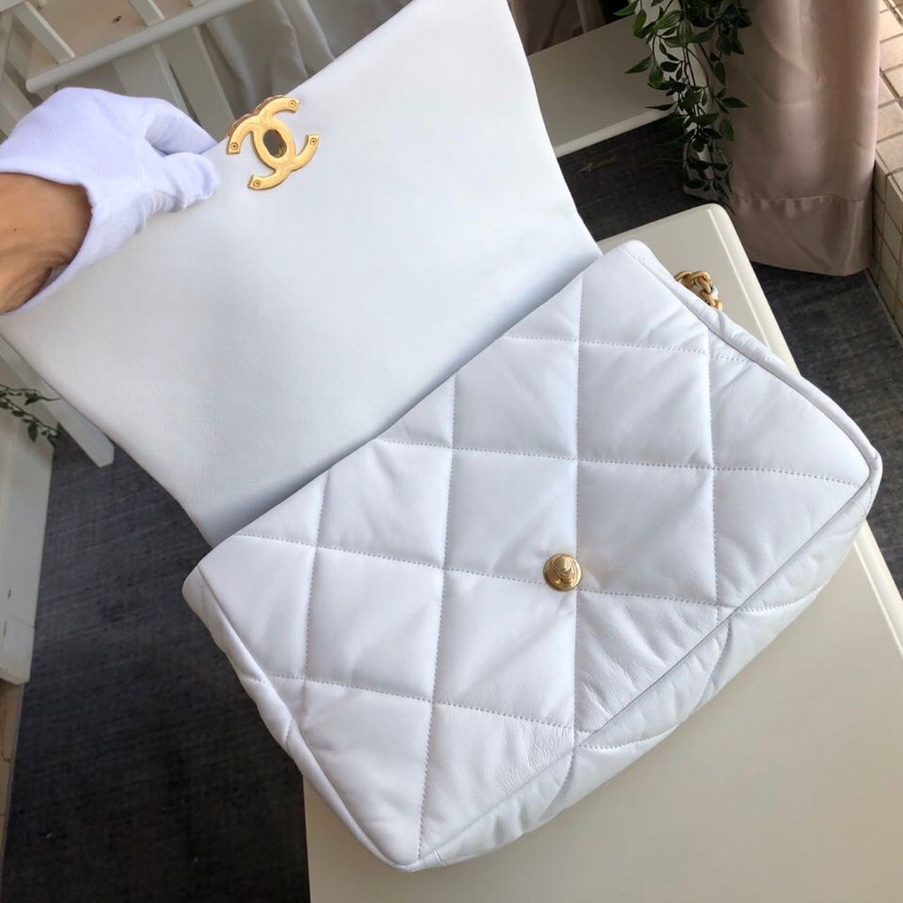 CHL -  19 Maxi HandBag White For Women Bags, Shoulder And Crossbody Bags 14in/36LO AS1162