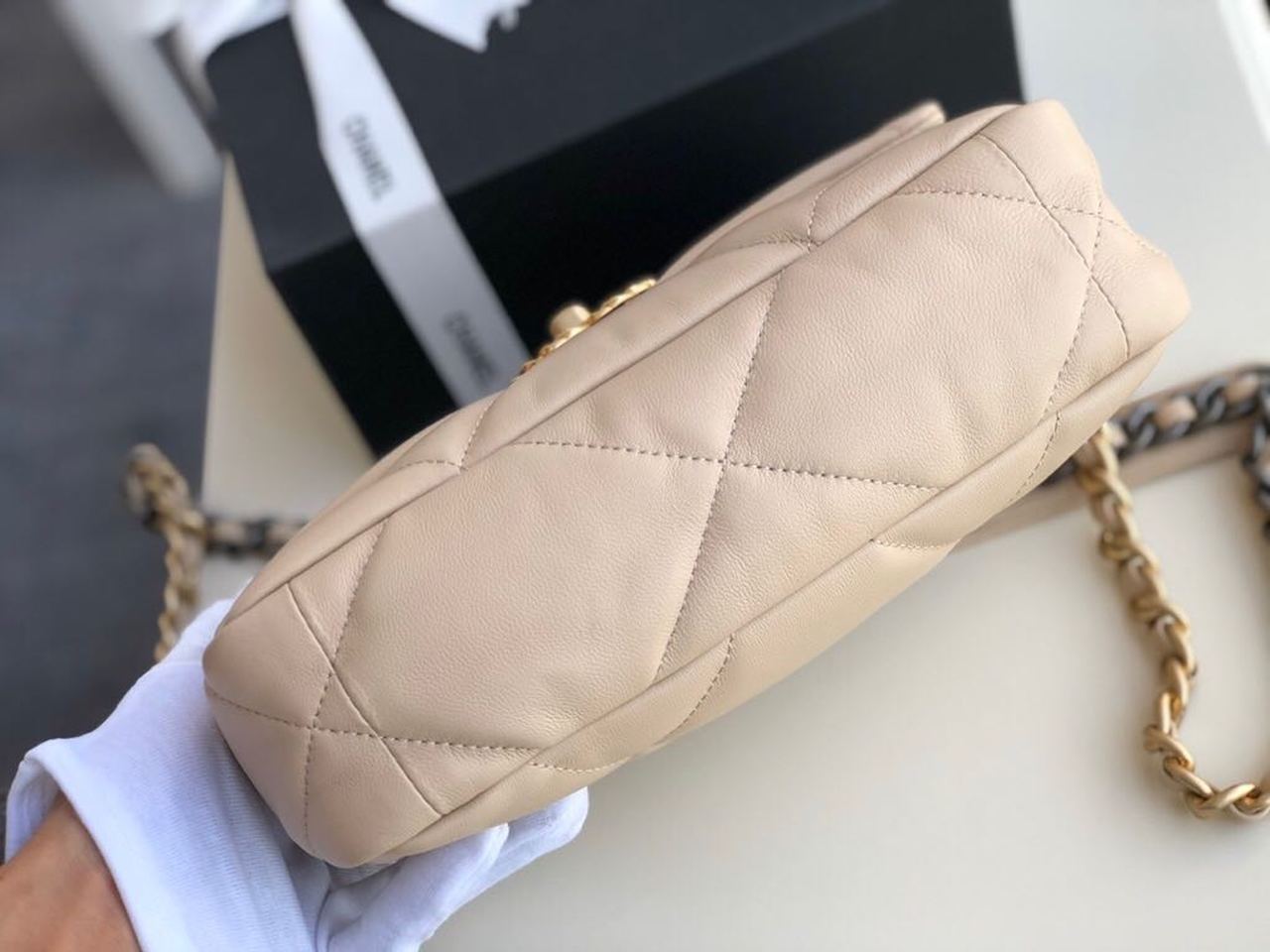 CHL -  19 Flap Bag Beige For Women 10.1in/26LO