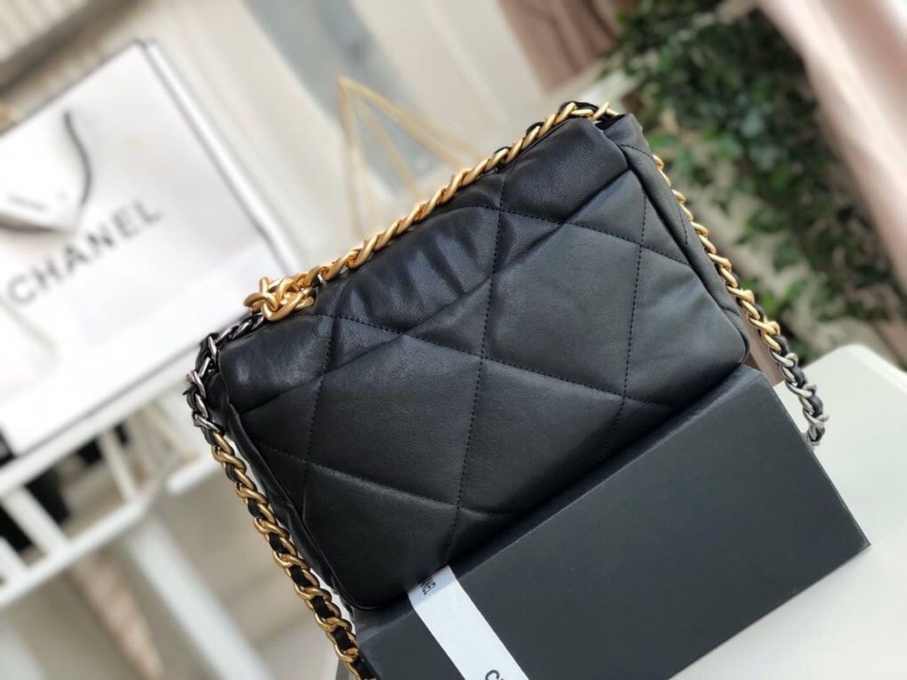 CHL -  19 HandBag Black For Women 10.1in/26LO AS1160