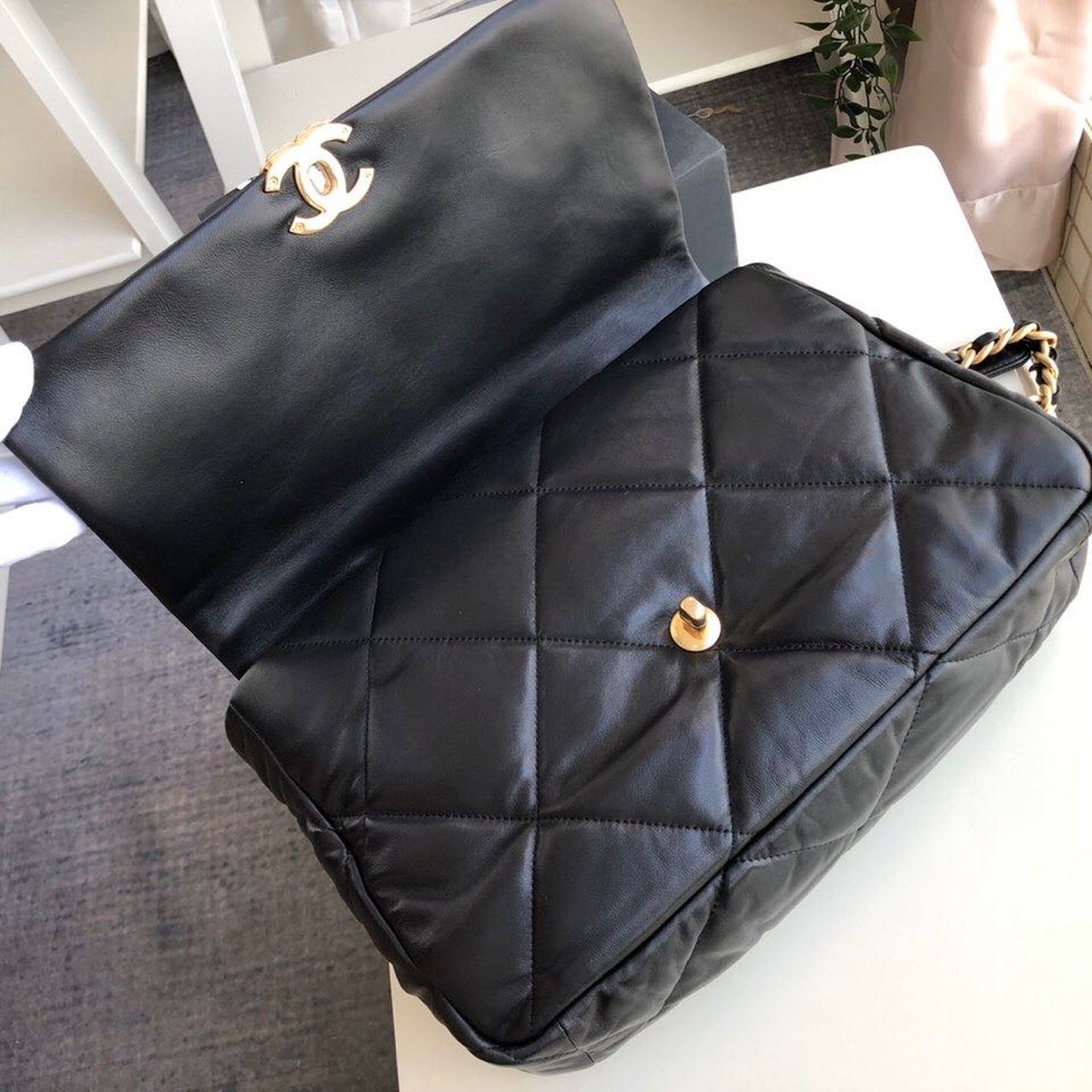 CHL -  19 Maxi Handbag Black For Women Bags, Shoulder And Crossbody Bags 14in/36LO AS1162 B04852 94305