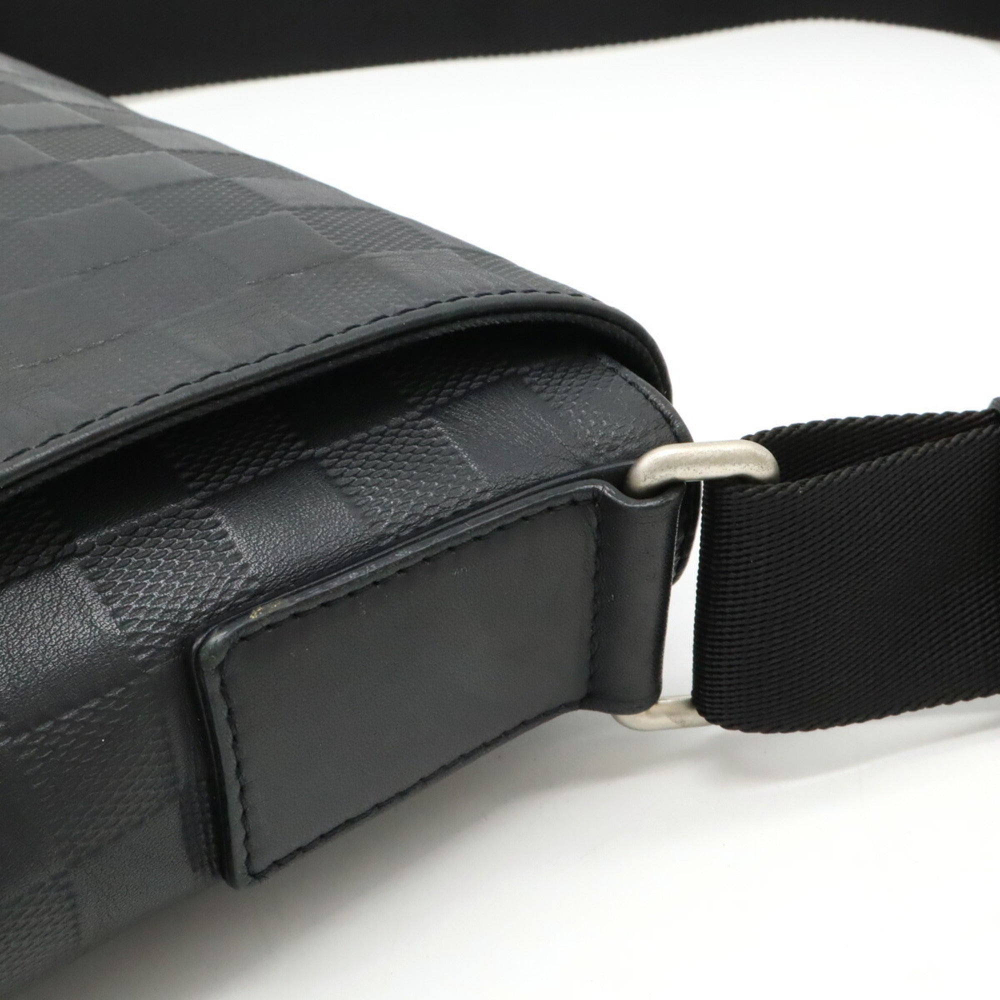 LO-LV bags 2136