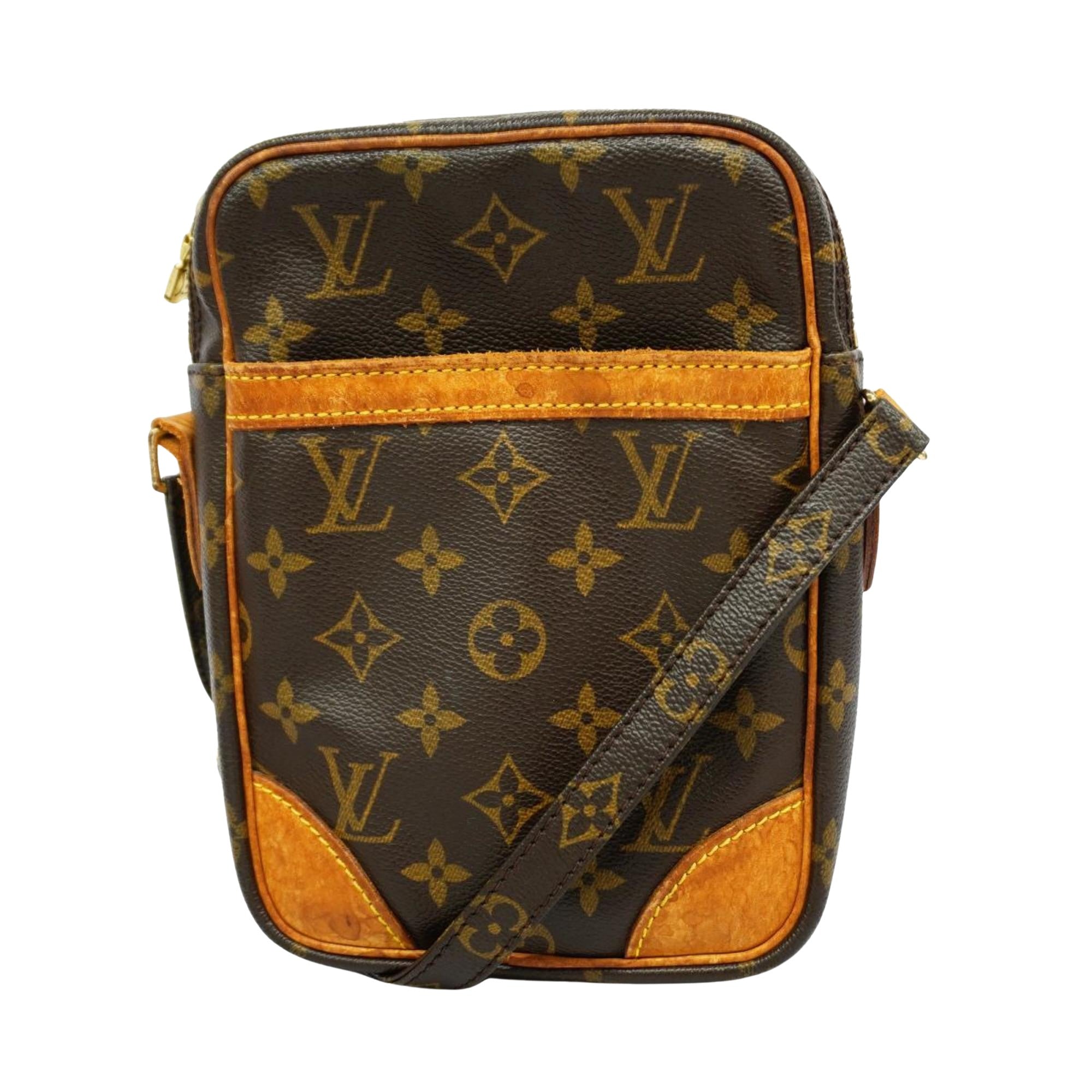 LO-LV bags 2054