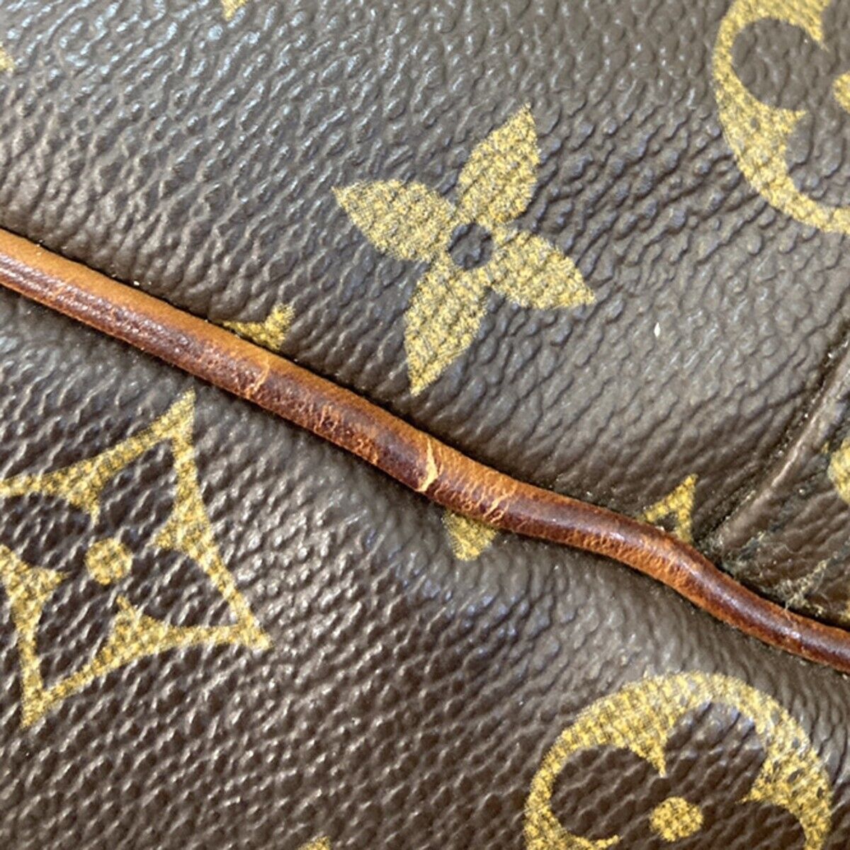 LO-LV bags 2084