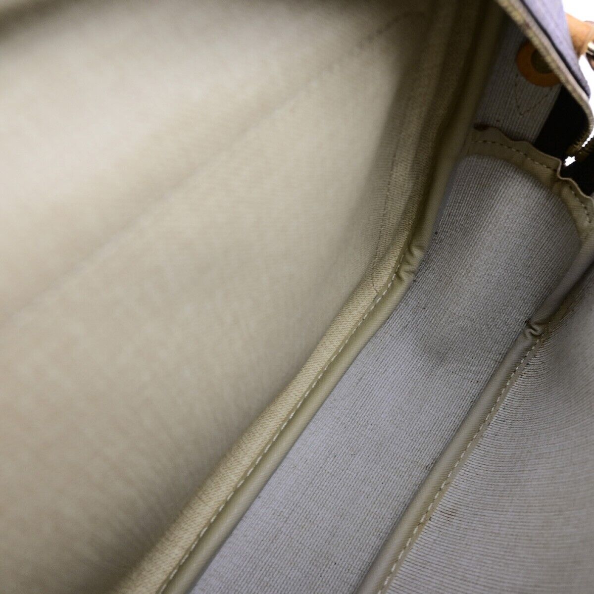 LO-LV bags 6404