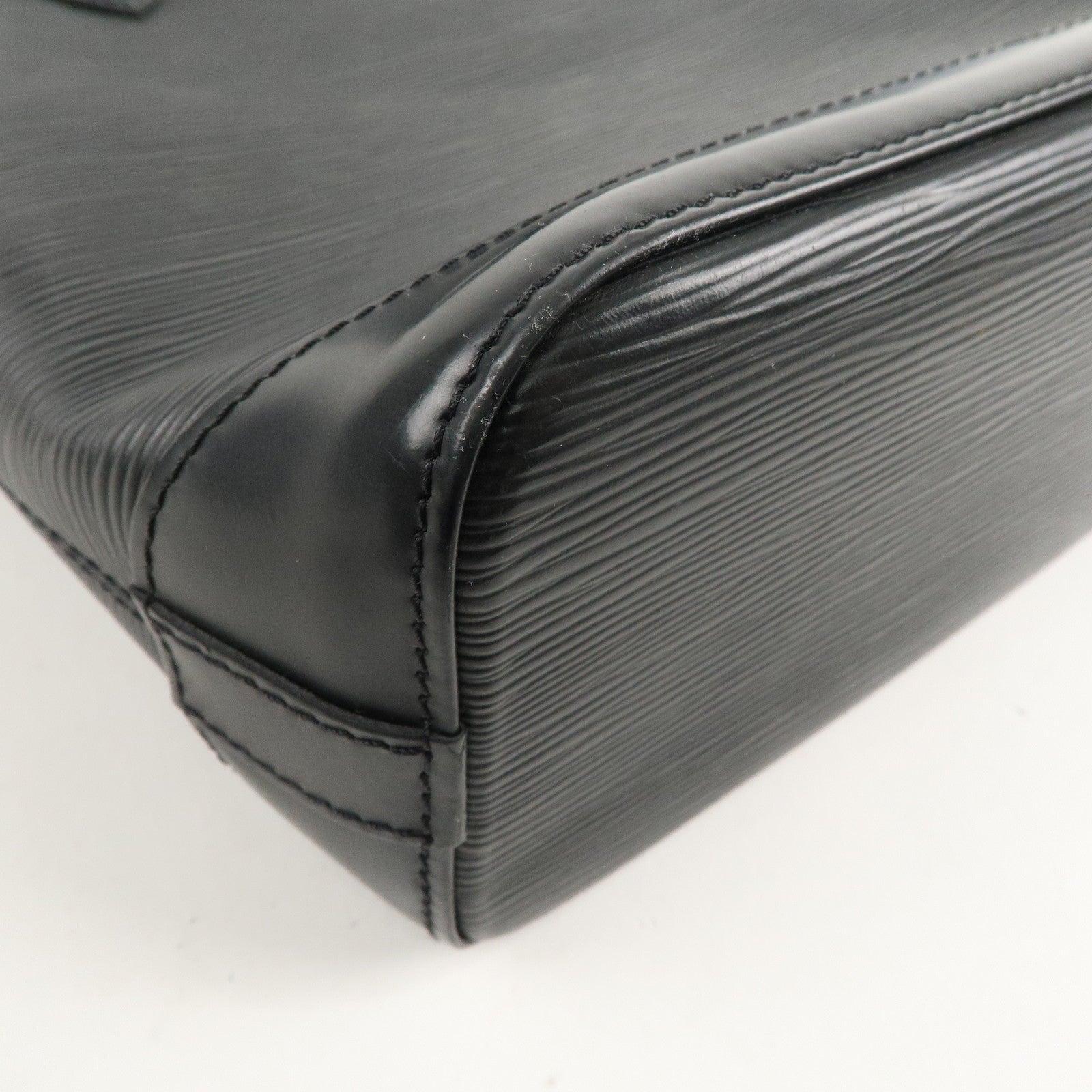 LO-LV bags 2557
