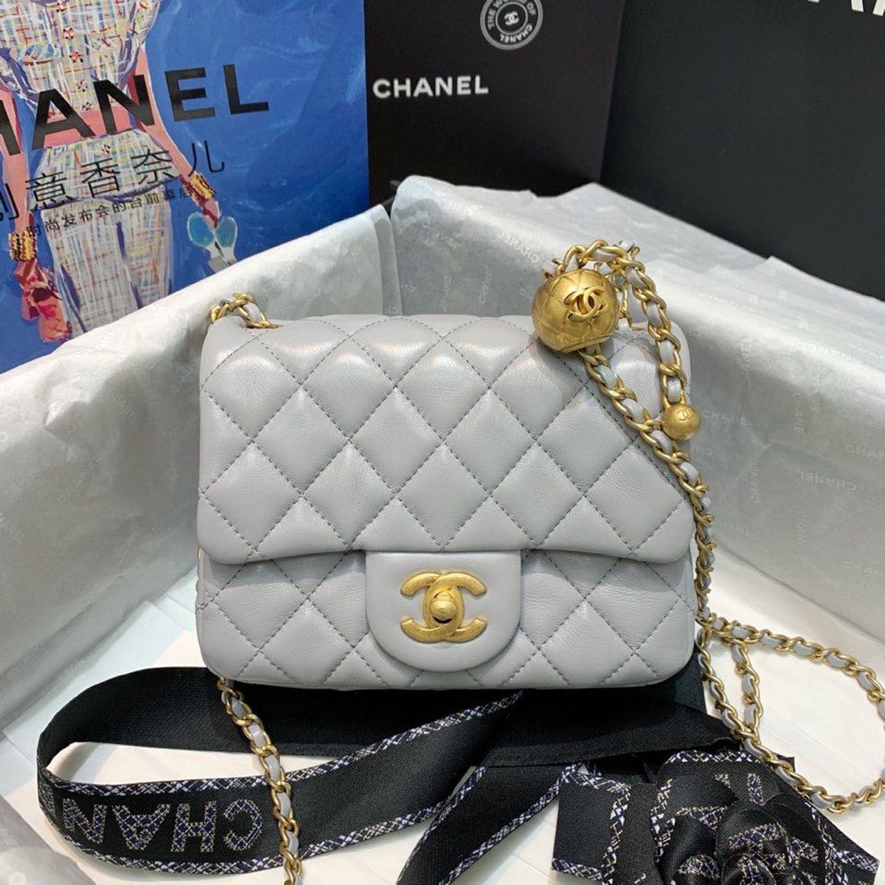 CHL -  Classic Flap With Charm Chain With CHL -  Details On Strap Bag 17LO/7inch Gold Hardware Grey