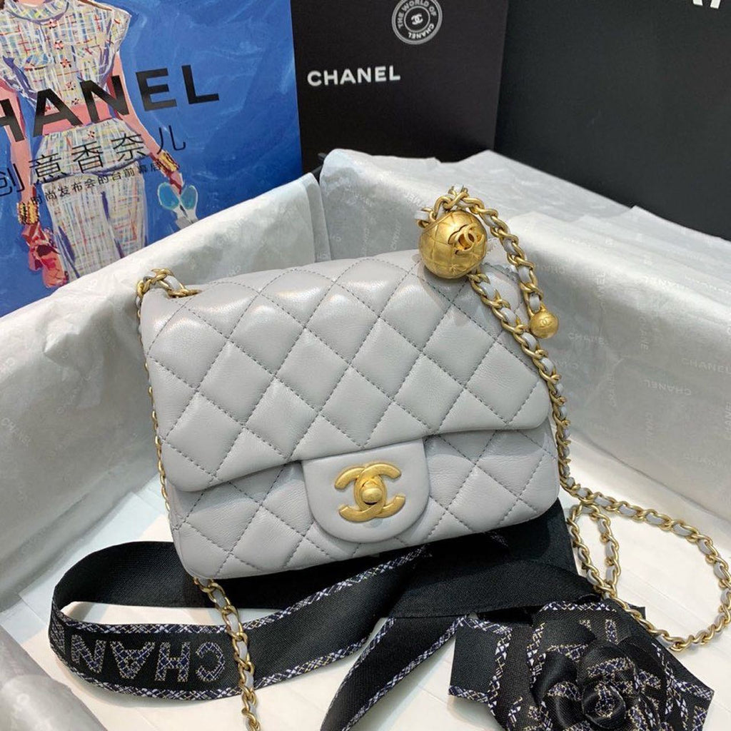 CHL -  Classic Flap With Charm Chain With CHL -  Details On Strap Bag 17LO/7inch Gold Hardware Grey