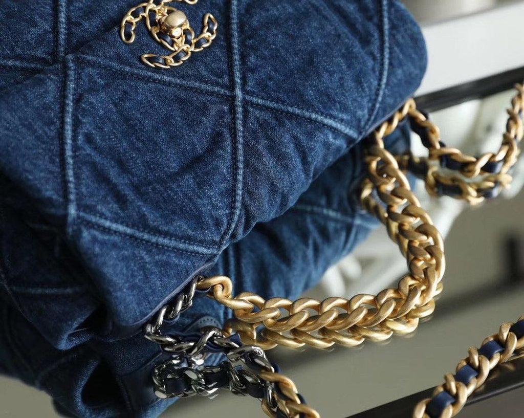 CHL -  19 Handbag Denim Blue For Women Flap Bag, Shoulder And Crossbody Bags 10.1in/26LO AS1160 B02876 N6832