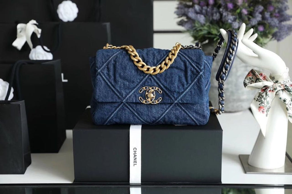 CHL -  19 Handbag Denim Blue For Women Flap Bag, Shoulder And Crossbody Bags 10.1in/26LO AS1160 B02876 N6832