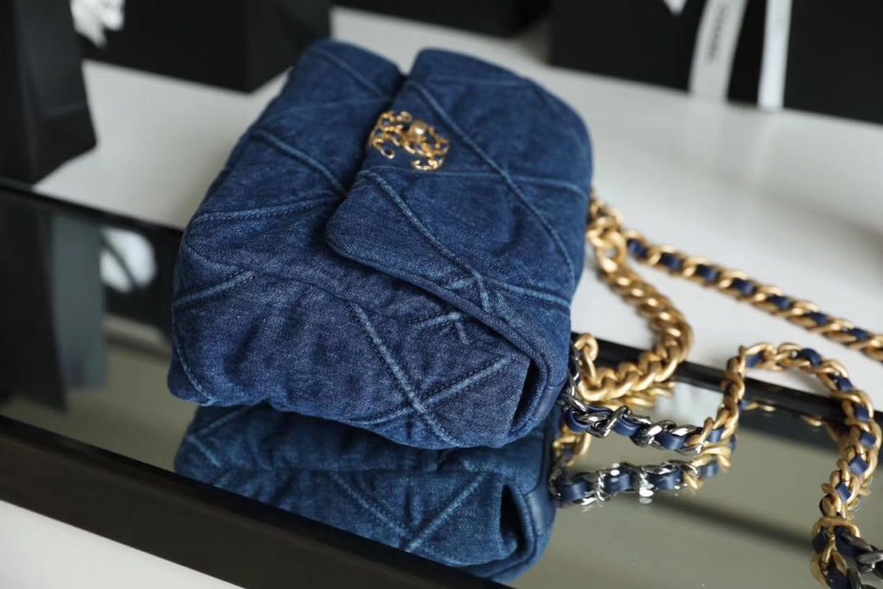 CHL -  19 Handbag Denim Blue For Women Flap Bag, Shoulder And Crossbody Bags 10.1in/26LO AS1160 B02876 N6832