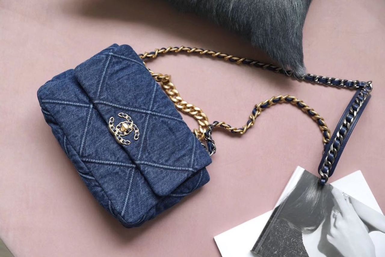 CHL -  19 Handbag Denim Blue For Women Flap Bag, Shoulder And Crossbody Bags 10.1in/26LO AS1160 B02876 N6832