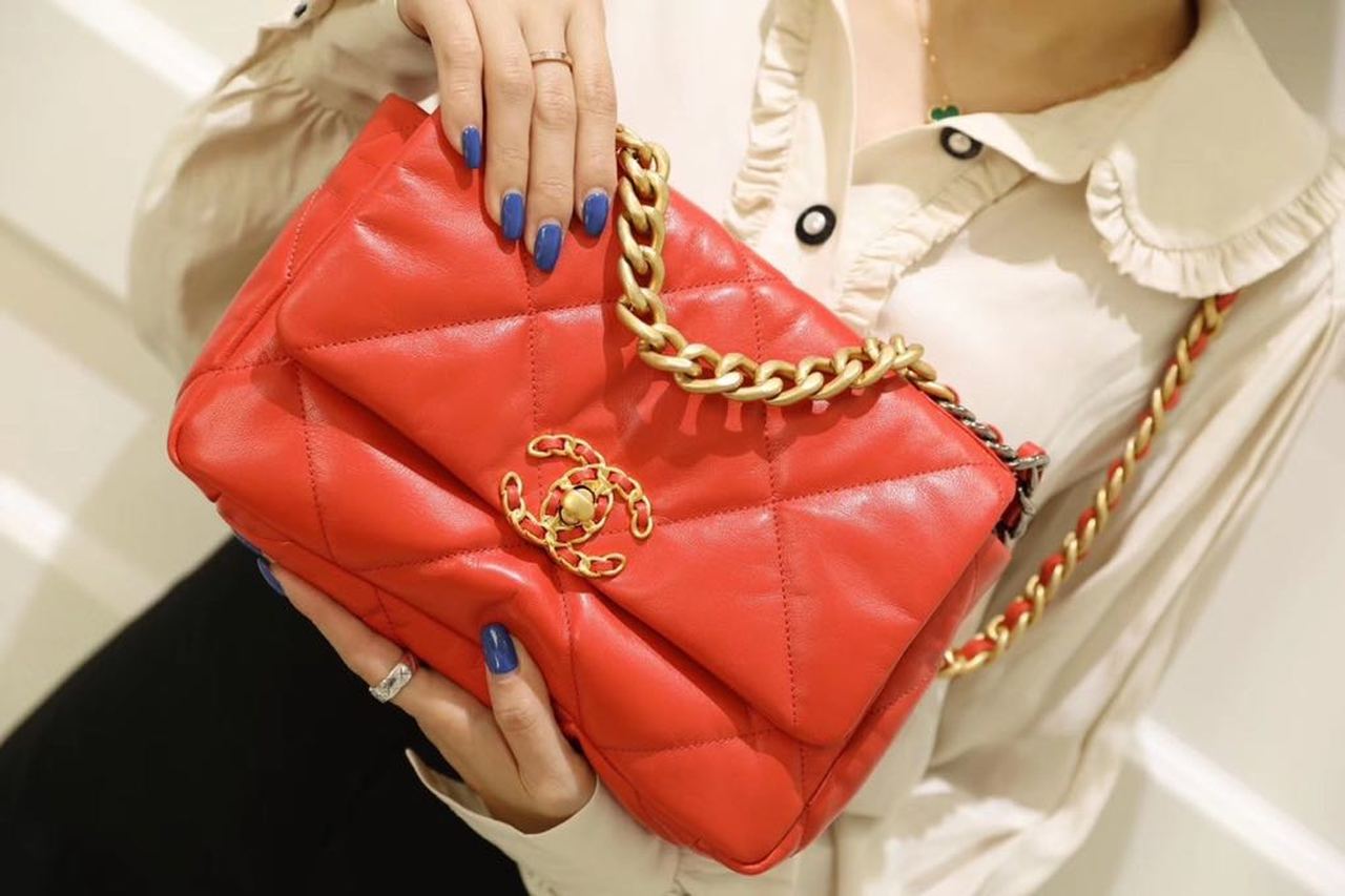 CHL -  19 Handbag 26LO Red For Women AS1160