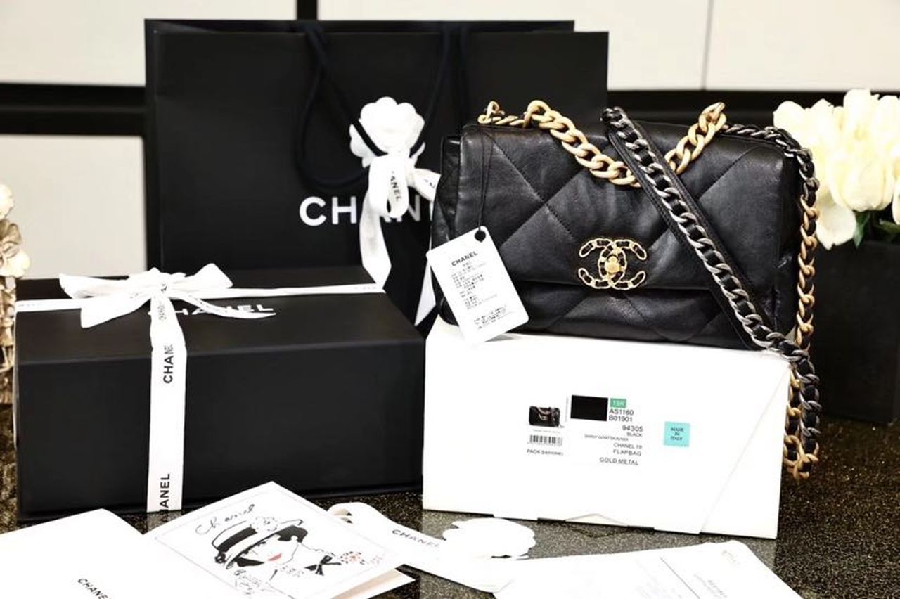 CHL -  19 Handbag 26LO Black For Women AS1160 B04852 94305