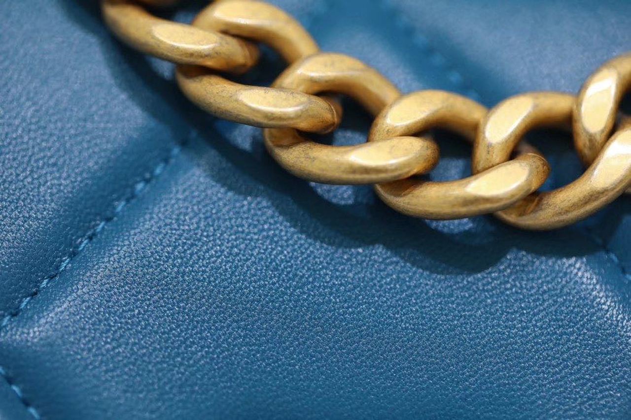 CHL -  19 WOC Flap Bag 20LO Goatskin Leather Spring/SuMM - er Act 1 Collection, Blue