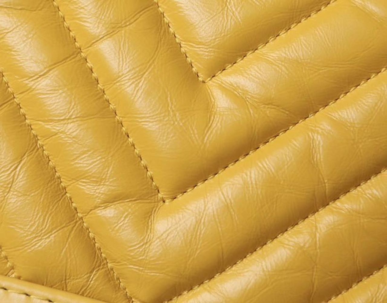 CHL -  Chevron Gabrielle Hobo Bag 20LO Aged Calfskin Leather Spring/SuMM - er Act 1 Collection, Yellow