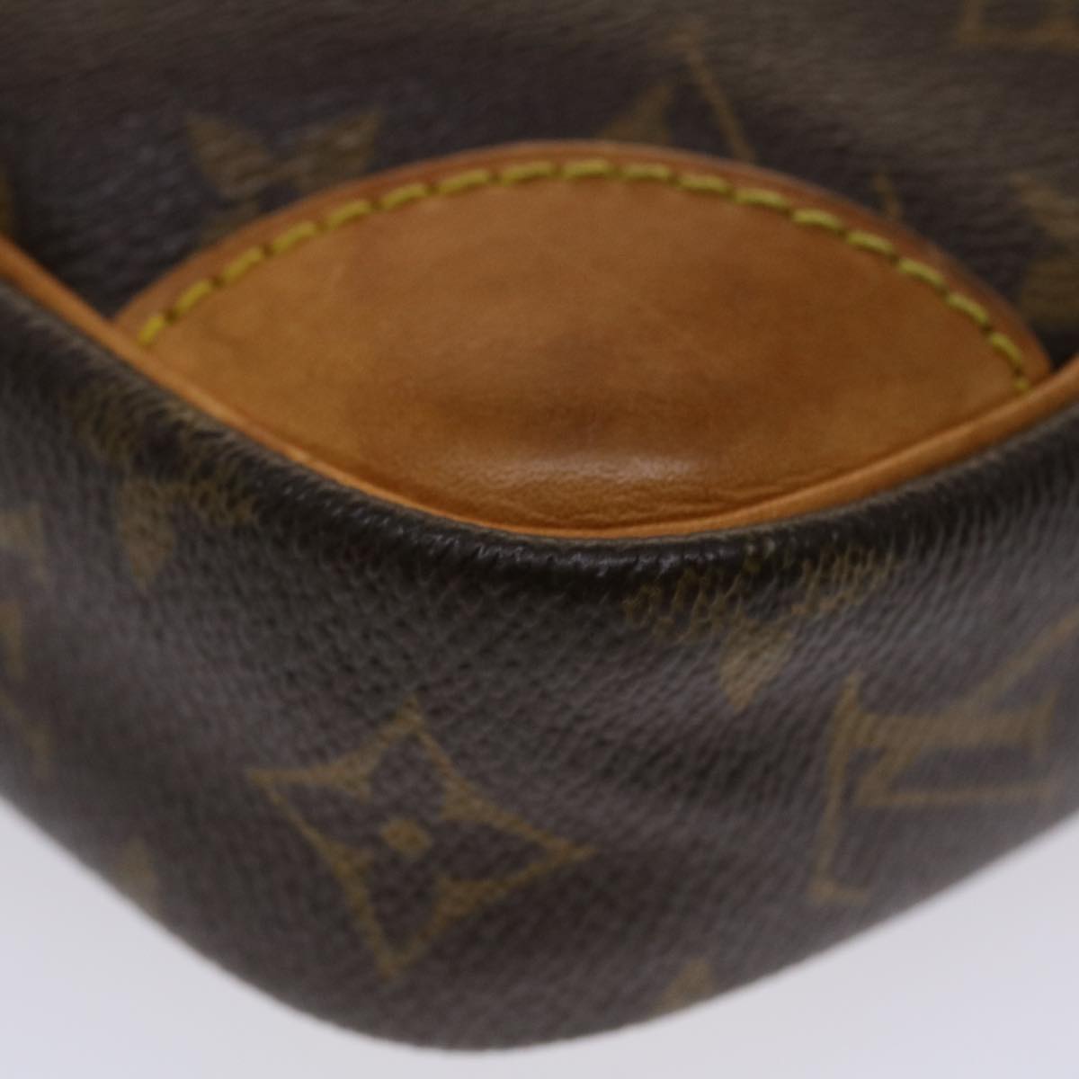 LO-LV bags 2049