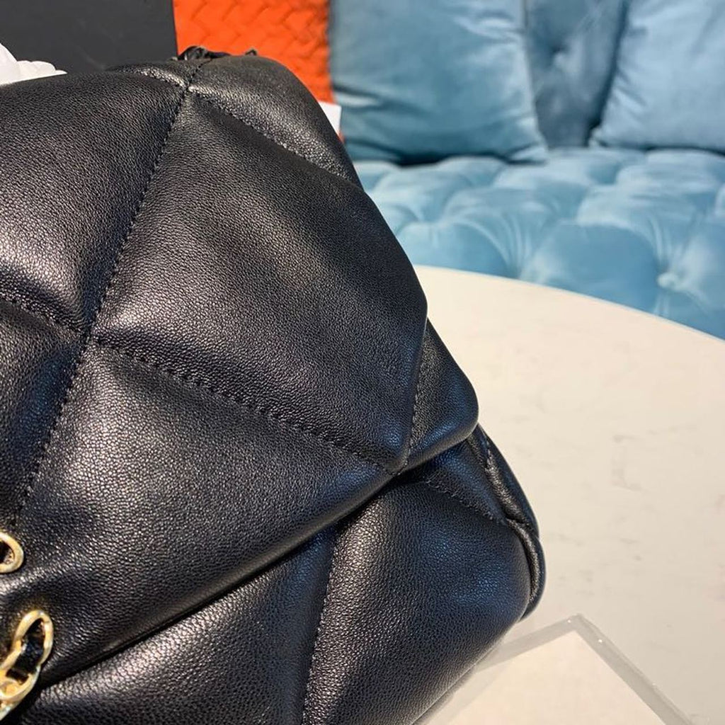 CHL -  19 Flap Bag 30LO Goatskin Leather Spring/SuMM - er Act 1 Collection, Black