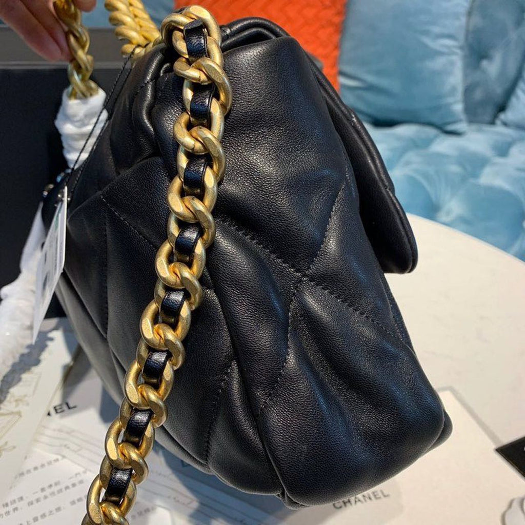 CHL -  19 Flap Bag 30LO Goatskin Leather Spring/SuMM - er Act 1 Collection, Black