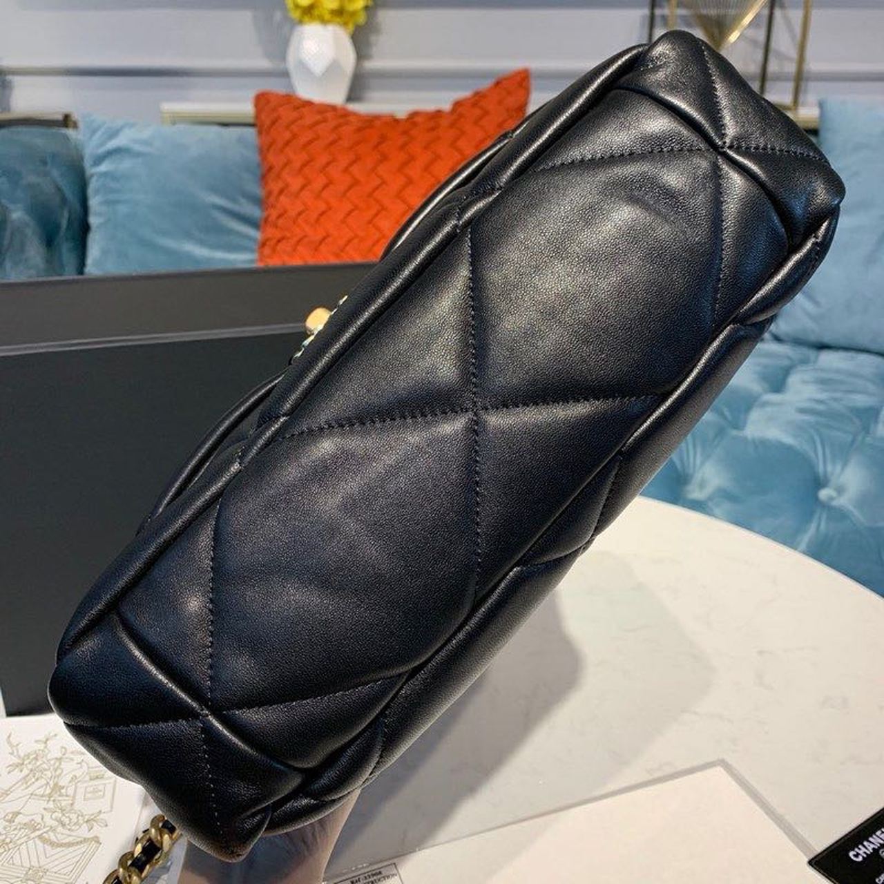 CHL -  19 Flap Bag 30LO Goatskin Leather Spring/SuMM - er Act 1 Collection, Black