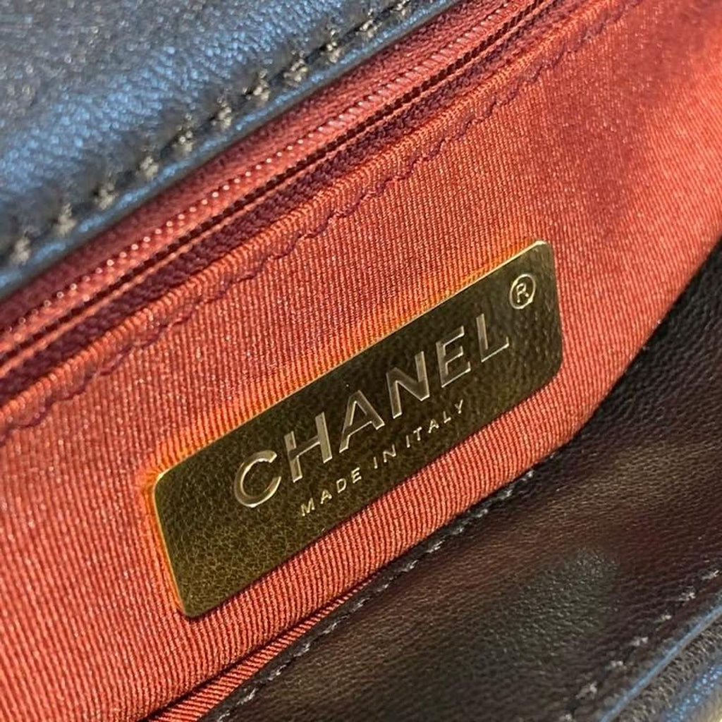 CHL -  19 Flap Bag 30LO Goatskin Leather Spring/SuMM - er Act 1 Collection, Black