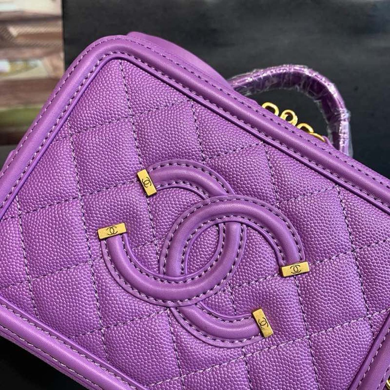 CHL -  Filigree Vanity Case Bag 18LO Gold Toned Hardware Caviar Leather Spring/SuMM - er Act 1 Collection, Purple