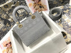 MEDIUM LADY D-LITE 24 GRAY CANNAGE EMBROIDERY